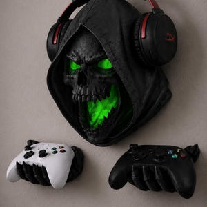 RGB Necromancer Gaming Wandhalterung | Kopfhörer Halter | Fantasie Dekor