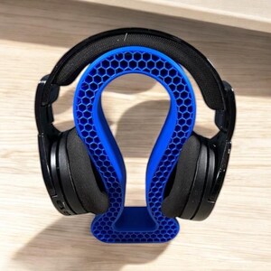 Honeycomb Headphone Stand: Stylish Gaming Headset Holder image 2