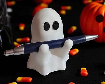 Uchwyt na długopis w kształcie ducha: upiorna dekoracja biurka na Halloween