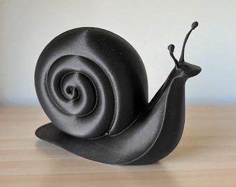 Low Poly Snail Figurine: Modern Shelf Decor