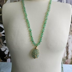 Chrysoprase necklace with pendant