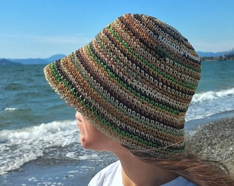 Cappello da pescatore in rafia a righe all'uncinetto, cappello da sole in paglia ecologico
