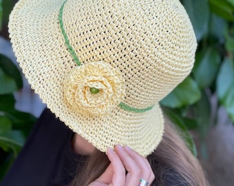 Handgewebte Sommer-Raffia-Mütze für Frauen, Stroh-Strandhut in Gelb für Urlaub, Reisen, Urlaub, Geschenk für Mutter, Geschenk für Tochter