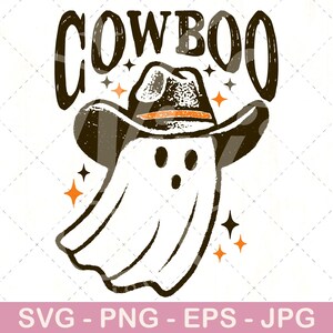 Puede incluir: Gr&aacute;fico de estilo vintage con un fantasma con sombrero de vaquero. La palabra "COWBOO" est&aacute; encima del fantasma. Estrellas naranjas y el texto "SVG - PNG - EPS - JPG" en la parte inferior. La imagen tiene un aspecto desgastado y texturizado.