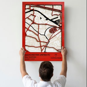 Carte personnalisée du stade de Manchester United - décoration murale football - art mural bois 3D multicouche - art carte personnalisée football - maison homme des cavernes