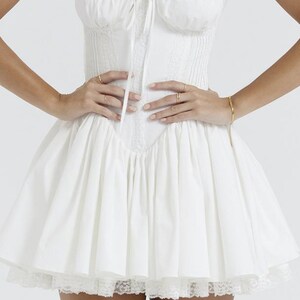 Lace-Up Female Dress with Bow White Strappy Clothing Pure Fashion Wear zdjęcie 5