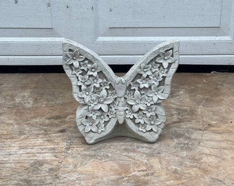 Large Butterfly Stone Statue For Garden Outdoor Butterfly Decoration Concrete Butterfly With Flowers Gift For Woman Yard Art Sculpture
