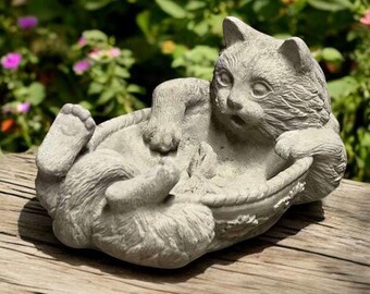 Lawn Cat Ornament Concrete Bird Bath Statue Outdoor Cat Bird Drinker Detailed Bath For Birds Figure Yard Cat Sculpture Bird Drinker Figurine