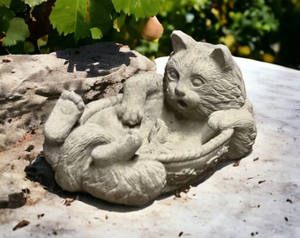 Stone Pot with Cat Statue Concrete Cat Bowl Sculpture Detailed Pet Drinker Figurine Outdoor Lawn Decoration Backyard Gift for Birds Lovers