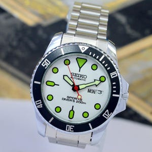 Vintage Seiko Diver 200m Automatic Rotating Bezel Day date 21 Jewels,Japan Made Handcrafted Watch Ref-7s26 White Diver Wrist Watch For Men&#39;s