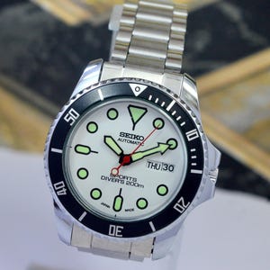 Vintage Seiko Diver 200m Automatic Rotating Bezel Day date 21 Jewels,Japan Made Handcrafted Watch Ref-7s36 White Diver Wrist Watch For Men&#39;s
