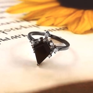 Onyx Ring, Black Onyx Ring, Natural Onyx Ring, Kite Shape Onyx Ring, Engagement Ring, Statement Ring, Black Onyx Minimalist Ring