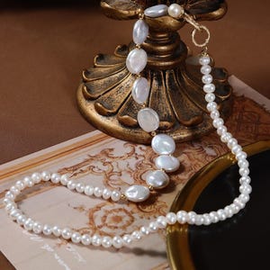 Wholesale Natural Freshwater Pearl Necklace Baroque Button Clavicle Chain French Retro Style Simple Versatile
