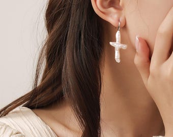 Cross-border special supply of natural freshwater pearl cross earrings whole body S925 sterling silver ear hook factory original