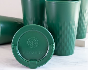 Tazza da caffè Net Zero Cup a base vegetale, sostenibile e riutilizzabile (420 ml) - Verde smeraldo