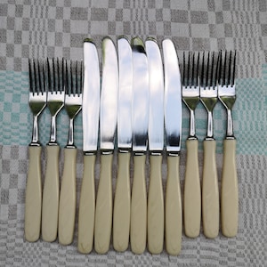 12x flatware Ivory Bakelite cutlery set 6 Knives and 6 forks with bakelite handles Vintage 1960s set