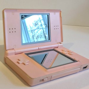 Bespoke Compact Mirror Upcycled Nintendo DS Coral Pink zdjęcie 8