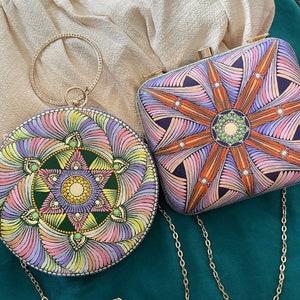 Bolso bandolera de fiesta moderno pintado a mano con diseño de mandala de puntos y cadena dorada desmontable: regalo para ella y para el Día de la Madre