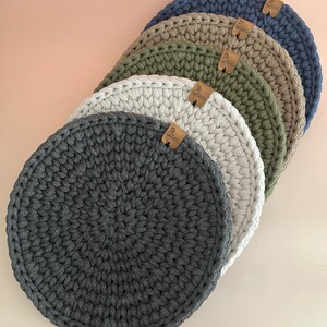 Untersetzer für Töpfe und Dekoration gehäkelt im Strickmuster