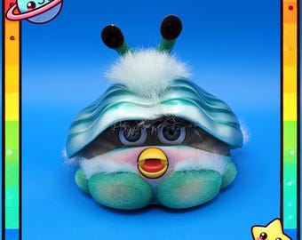 2001 Tiger Electronics Hasbro Interactive Blue Furby Clam Shelby