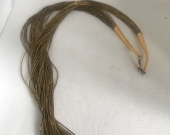 Vintage-Halskette mit mehreren Strängen aus flüssigem Silber und goldgewaschenem Gold