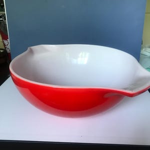 Pyrex Mixing Bowls Set of 3