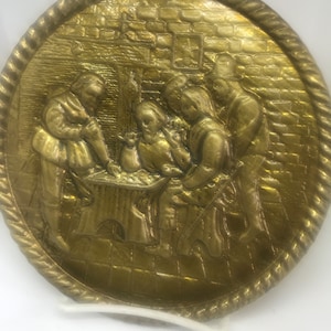 Vintage Peerage Brass Embossed Wall Hanging Plate Tavern Scene