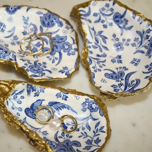 Beautiful Oyster Ring Dish Decoupage Oyster Shell Engagement Ring Dish Jewelry Holder Bday Gifts for Her Coastal Decorations