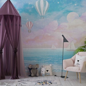 Carta da parati murale staccabile per cameretta dei bambini con palloncini. Carta da parati murale con oceano pastello da sogno per la cameretta dei bambini. Decalcomanie per cameretta con cielo e oceano acquerellati.
