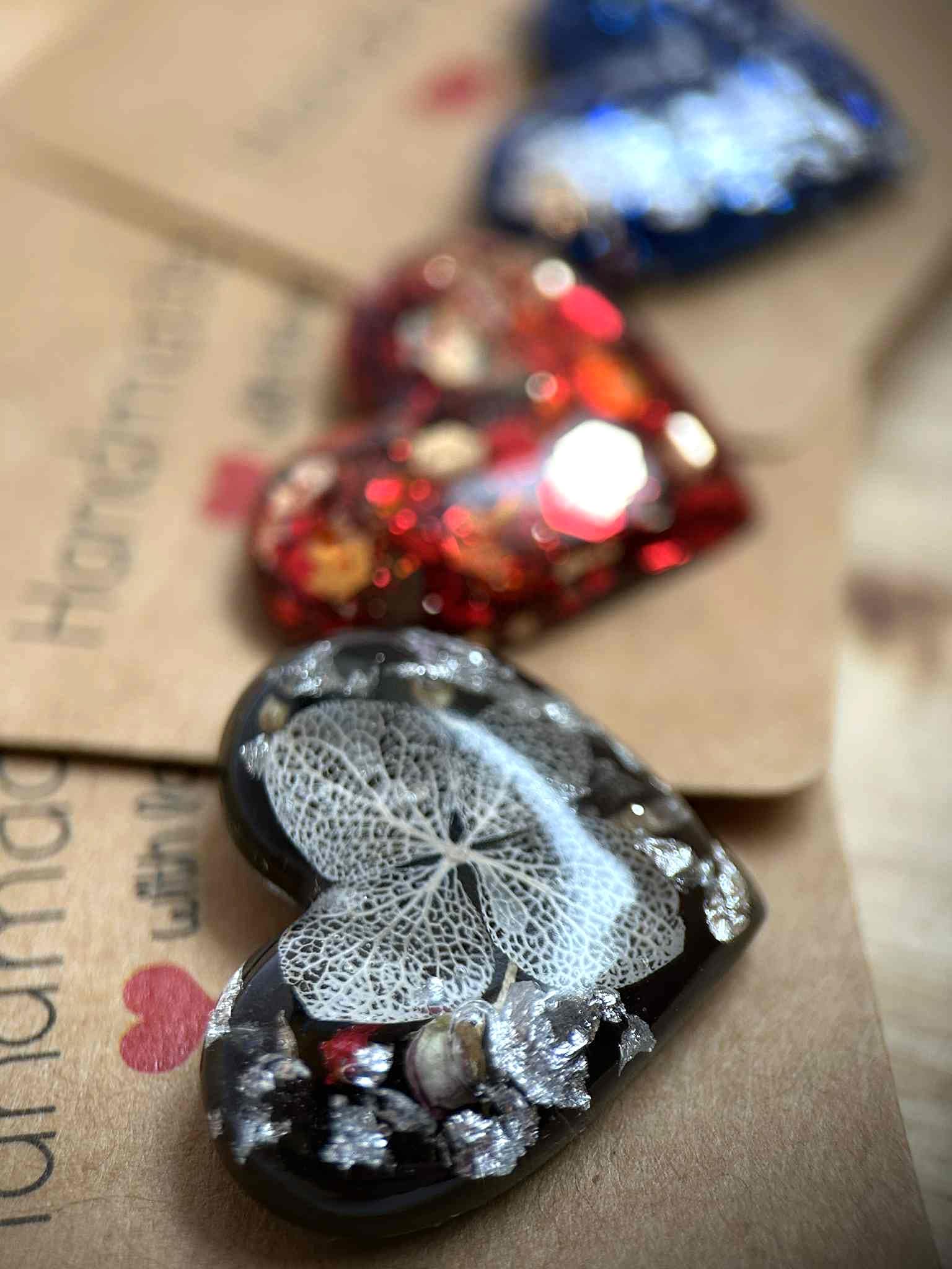 Broche Vintage Milion Solis 4.6 Cm Avec Fleurs Séchées Sous Résine - Bijou Ancien Espagnol - Occasion