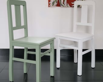 Vintage rustieke houten stoelen uit de jaren 50