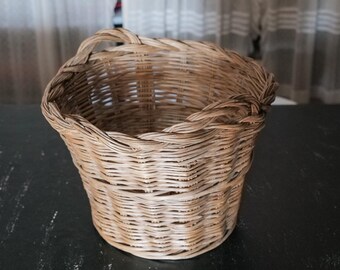 Vintage 1960s handmade wicker basket with handles
