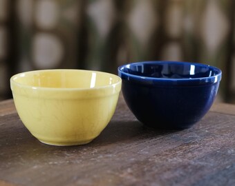Vintage 1970s set of 2 ceramic bowls