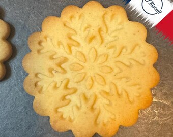Snowflake cookie cutter
