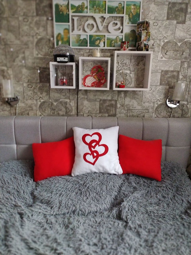 Handmade decorative pillow with a heart zdjęcie 1