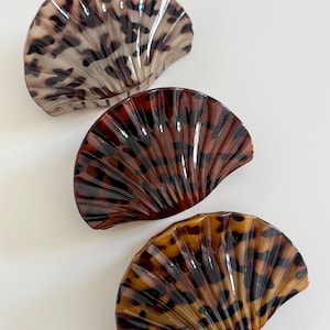 Seashell Hair Claw, Animal print Hair Accessory, Shell Hair Claw, Ponytail Hair Claws,Trendy Hair Claw, Gifts for her