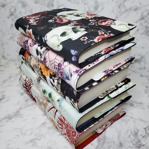 Medium - Adjustable Book Cover