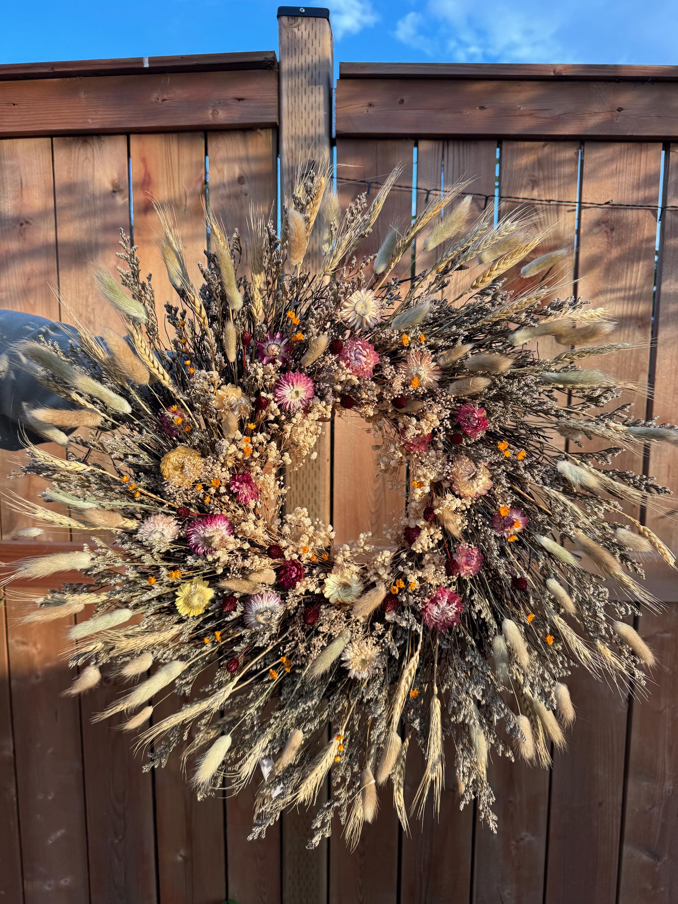 autumn wreathドライフラワーリース 秋のドライフラワーリース、玄関
