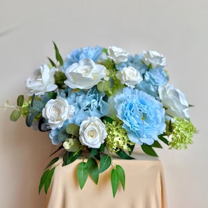 Fleurs de mariage en soie, composition florale artificielle bleue et blanche, décorations florales mignonnes pour des occasions spéciales, décoration florale toute l&#39;année