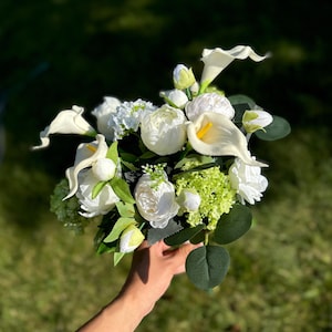 Wedding greenery bouquets, artificial bouquet, white bridal bouquet, silk wedding flowers, greenery and flowers, bridal faux flower bouquet