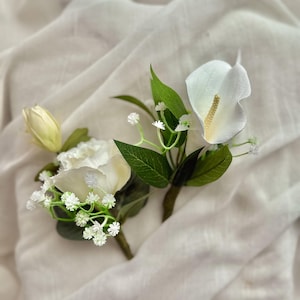 White Wedding Boutonniere and Corsage Set, Silk Decorative Flowers, Elegant Faux Floral Accessories for Bride & Groom, Wedding Flower Accent