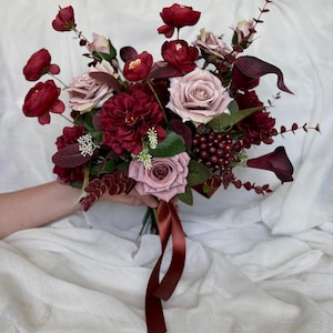 Fall bridal bouquet, burgundy fake flower, autumn bouquet, burgundy silk flower, faux flowers bunch, fall wedding bouquet, burgundy bouquet