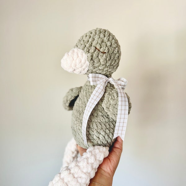 Handmade Crochet Goose [Minimalist, heirloom, classic gift, nursery decor, baby shower, vintage style, ready to ship]