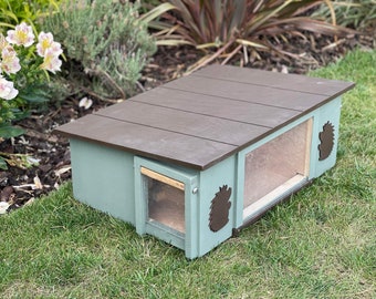 Hedgehog Feeding Station / Cat & Rat Deterrent Hedgehog Feeding Station With Viewing Panel (Platinum)