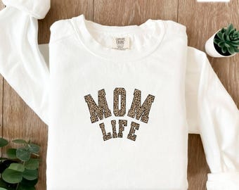 Mom Life Sweatshirt, Mama Sweatshirt, Mother's Day Gift Sweater, Trendy Mom Crewneck, Best Mother's Day Gift, New Mom Sweatshirt, Cute Mom