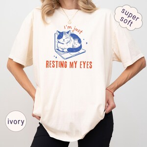Funny Cat Mama Shirt Cute Cat Meme Tee Cat Mom Gift Sarcastic Cat Shirt Humorous Saying Cat Lover Gift for Girlfriend Sassy Cat Shirt T0046