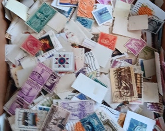 Worldwide Postage Stamps (Mix) of New/Used-Vintage/Modern Postage Stamps-Collectables-Scrapbooking-Junk Journal-Philatelic-Gift/on/off paper