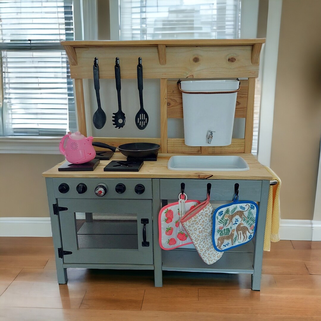 Simple Mud Kitchen Plans: Outdoor Wooden Play Table (PDF