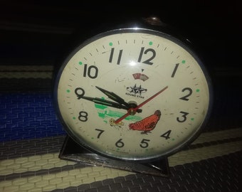 Vintage Animated Pecking Chicken Hen Alarm Clock China 1960's Country Farm Decor