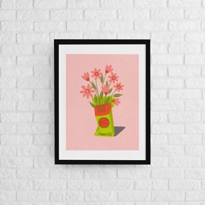 Stampa artistica incorniciata, fiori in una scatola di sigarette, stampa floreale colorata rosa e verde, poster artistico digitale con cornice in legno di carta opaca, regalo unico